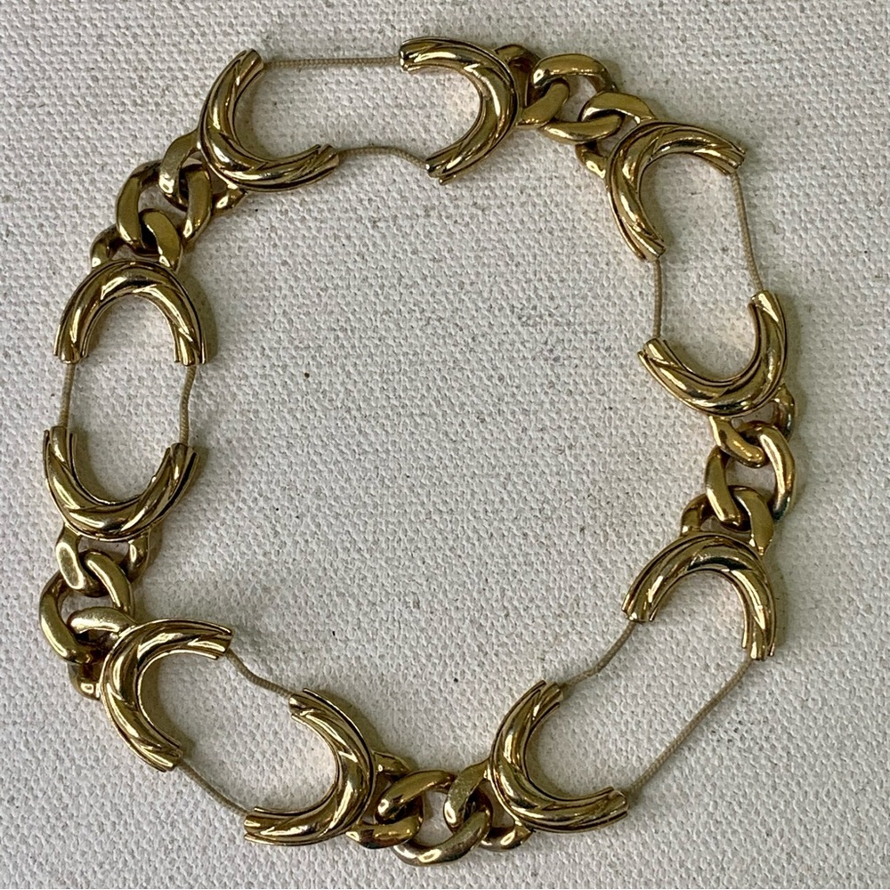 MONET Women's Gold Tone Horseshoe Stretch Link Chain Bracelet Needs Repair VTG - Picture 2 of 10